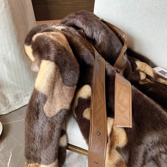 Brown fur coat - Picture 4 of 5